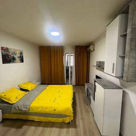 Nicolle Studio 2 Piteşti Eksteriør bilde